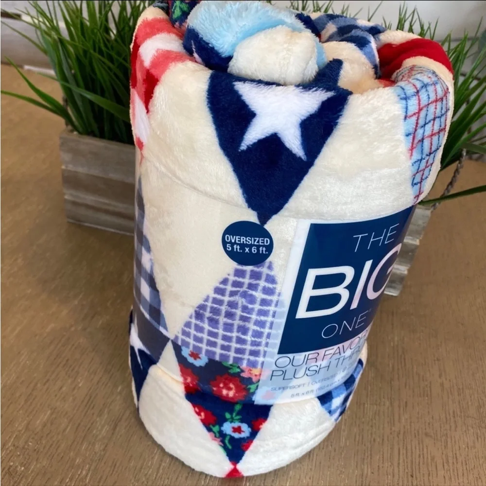 Americana Texas Diamond Patch Oversized Supersoft Printed Plush Throw.